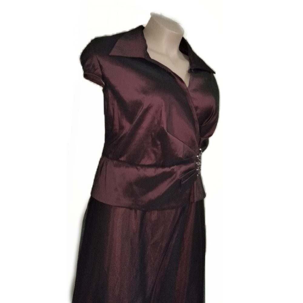 Burgundy ball gown - Picture 2 of 7